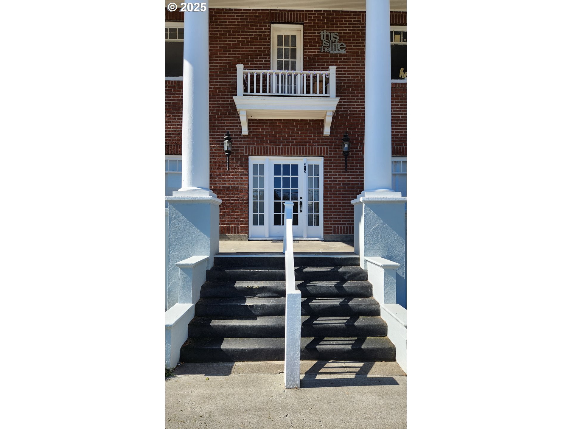 315 Gale Street Heppner, OR 97836 - Photo 3 of 45 a view of front door with stairs