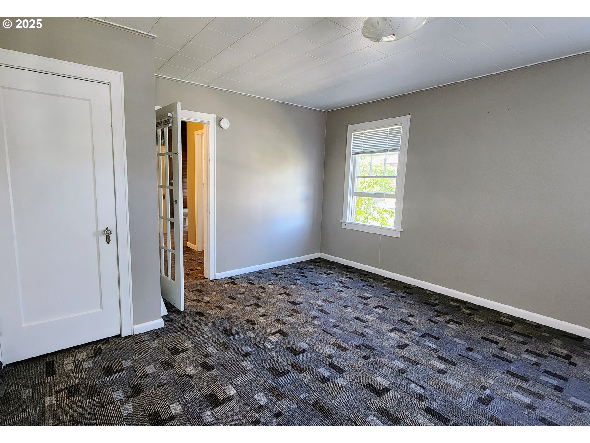 315 Gale Street Heppner, OR 97836 - Photo 37 of 45 a view of an empty room and window