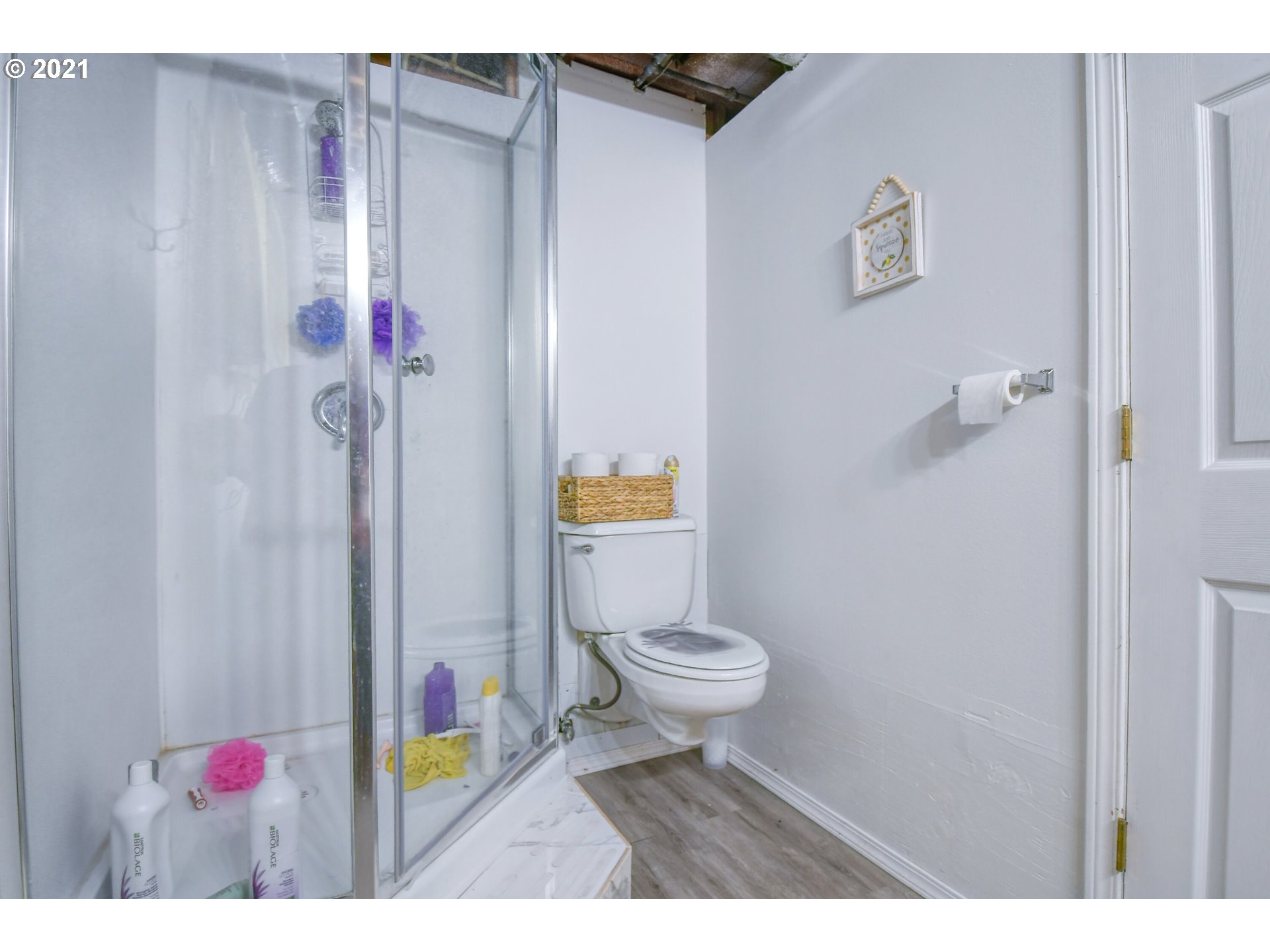 315 Gale Street Heppner, OR 97836 - Photo 41 of 45 a bathroom with a sink toilet and shower