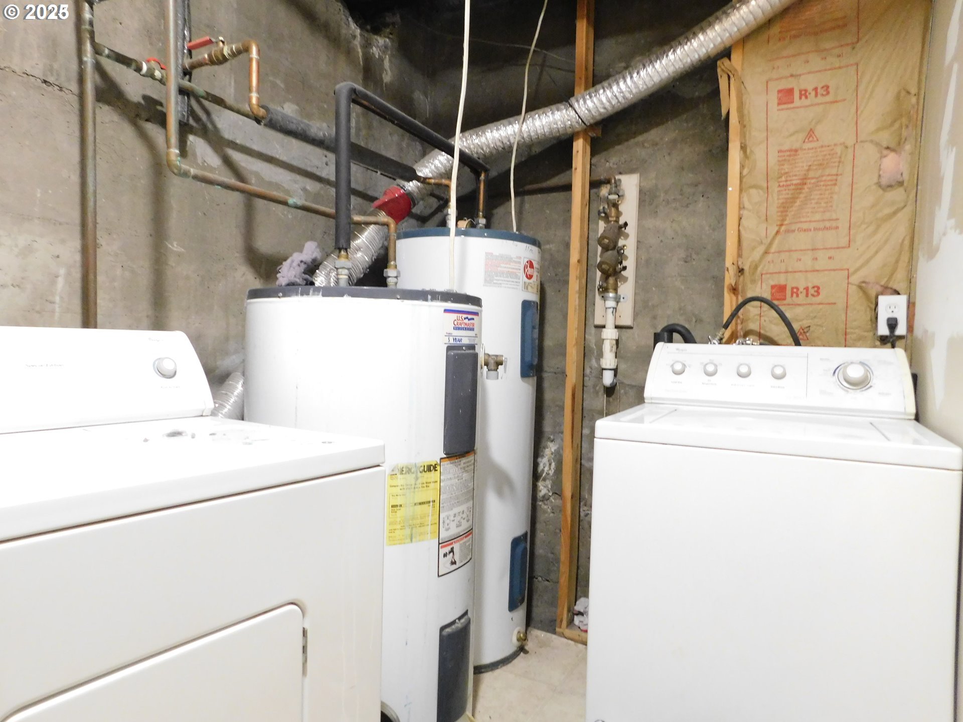 315 Gale Street Heppner, OR 97836 - Photo 43 of 45 a utility room with dryer and washer