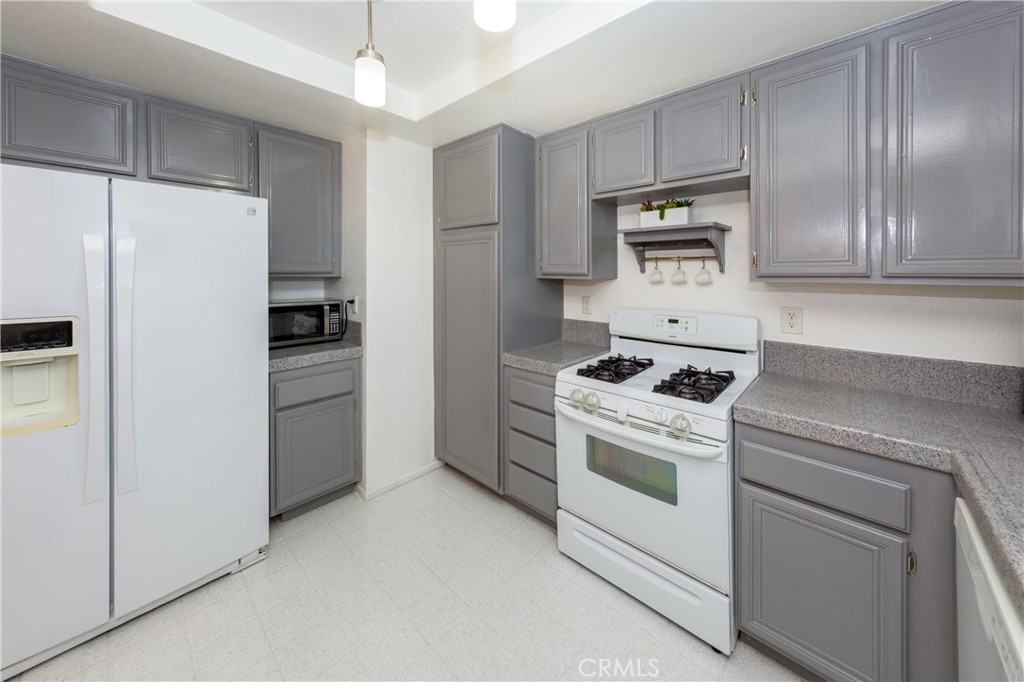 25146 Steinbeck Avenue, Unit A Stevenson Ranch, CA 91381 - Photo 9 of 22