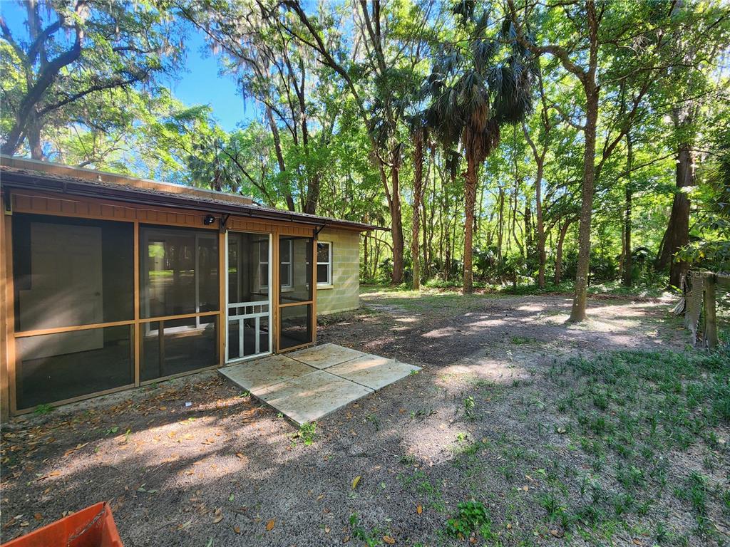 206 Northeast 7 Place, Unit B Micanopy, FL 32667 - Photo 5 of 31