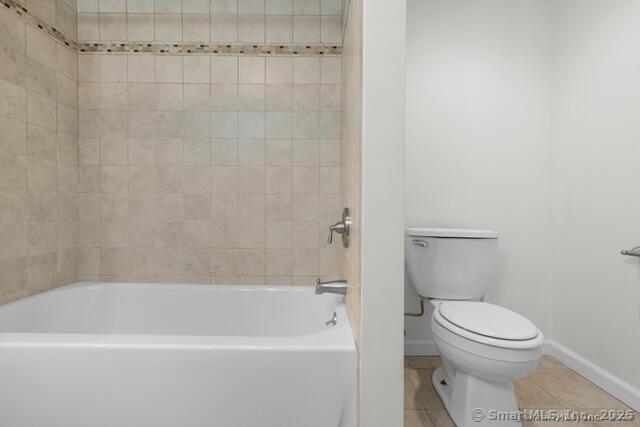 89 Book Hill Road Essex, CT 06426 - Photo 23 of 40 a bathroom with a toilet and a bathtub