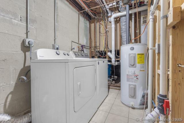 89 Book Hill Road Essex, CT 06426 - Photo 35 of 40 a utility room with dryer and washer
