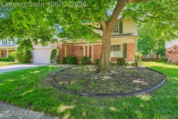 $379,900 | 5950 Diamond Drive, Troy, MI 48085