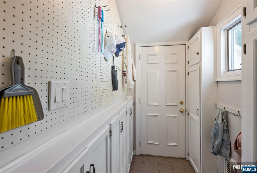 552 Hillcrest Road Ridgewood, NJ 07450 - Photo 13 of 26