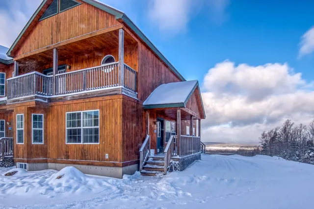 $649,000 | 154 Cahill Lane, Unit 1083, Dallas Plt, ME 04970