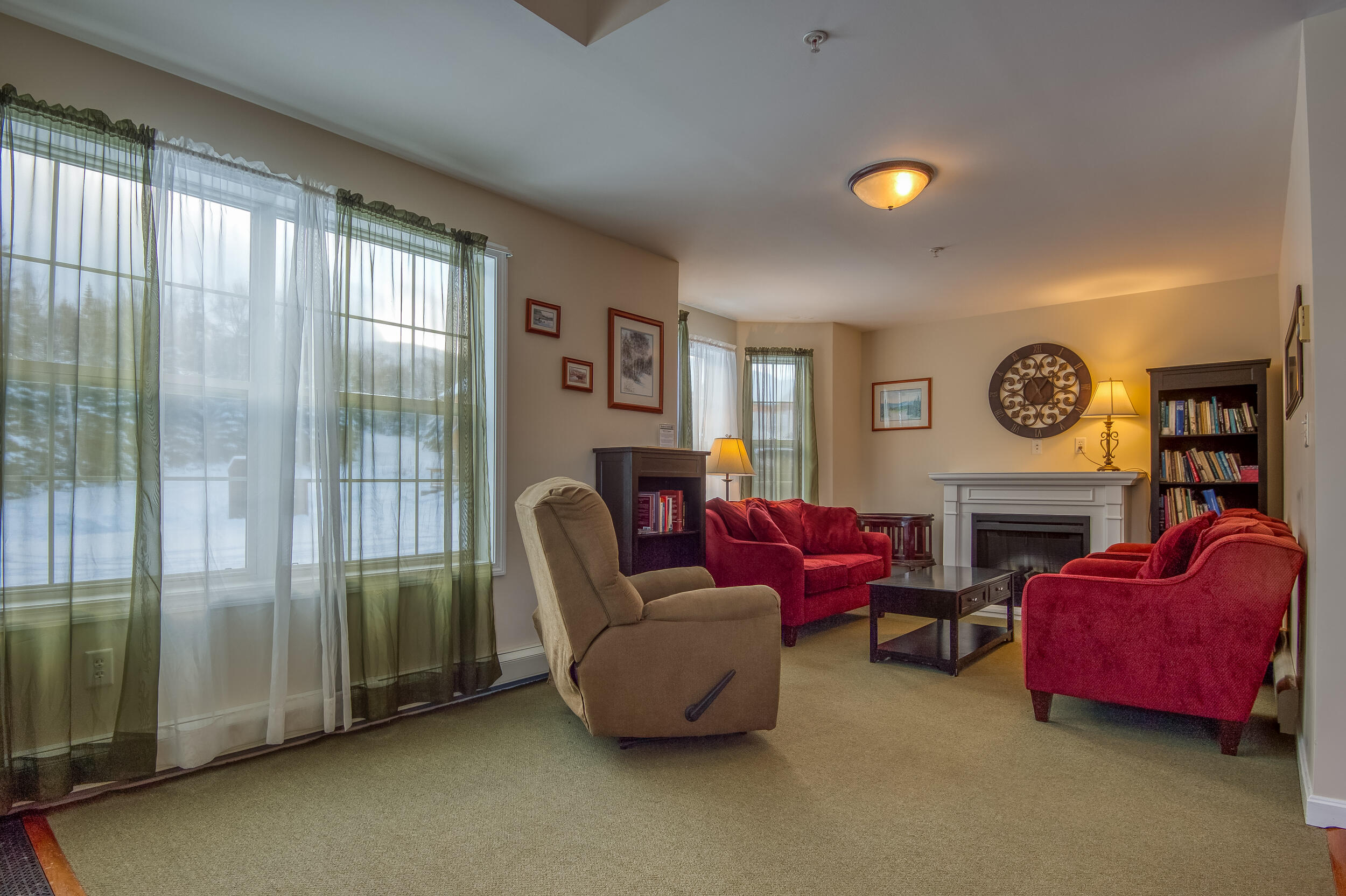 154 Cahill Lane, Unit 1083 Dallas Plt, ME 04970 - Photo 13 of 48 Living Room