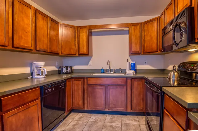 $649,000 | 154 Cahill Lane, Unit 1083, Dallas Plt, ME 04970