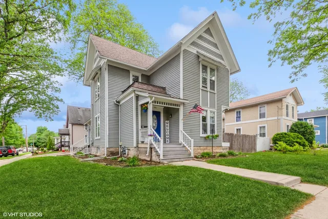 $345,000 | 523 Spruce Street, Aurora, IL 60506