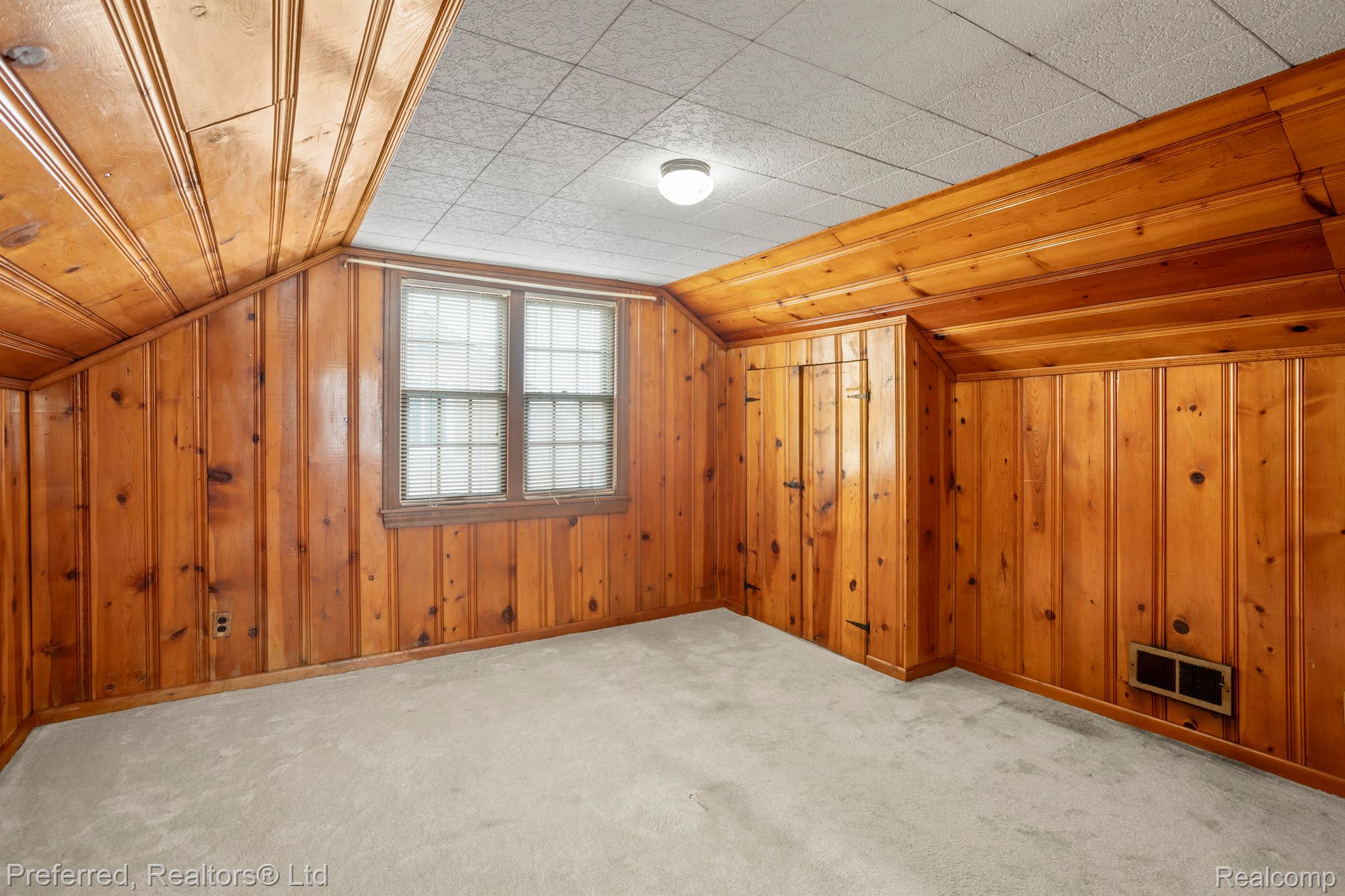 14725 Wick Road Allen Park, MI 48101 - Photo 16 of 27 Gallery Image 16