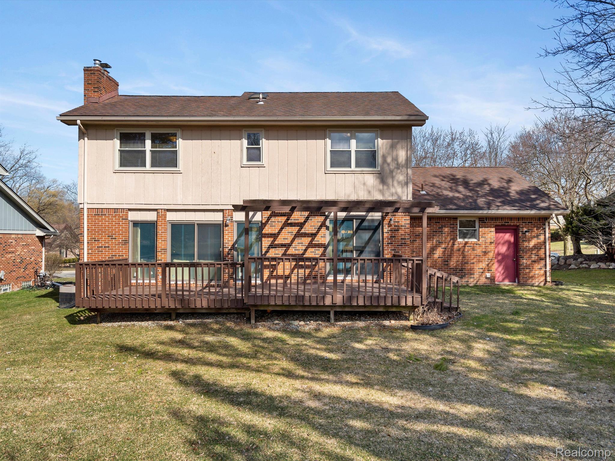 814 Ten Point Drive Rochester, MI 48309 - Photo 26 of 30 View of back of home