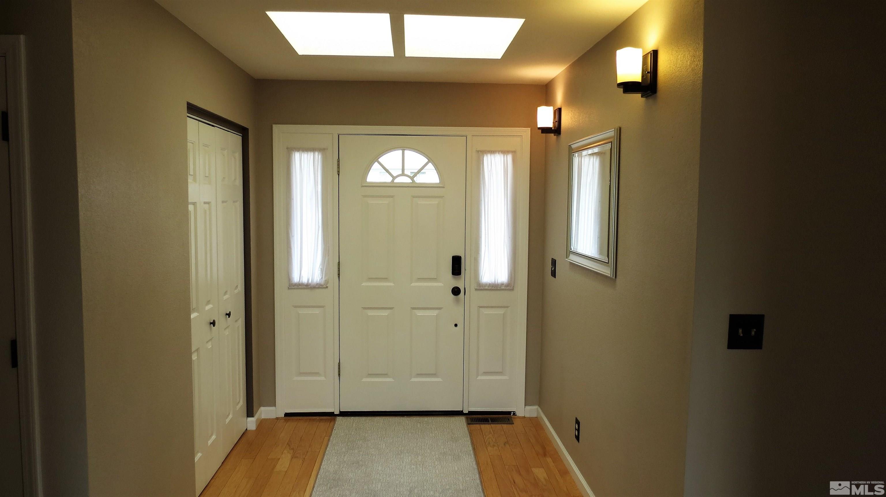 1075 Ron Way Reno, NV 89521 - Photo 5 of 35 Photo 5