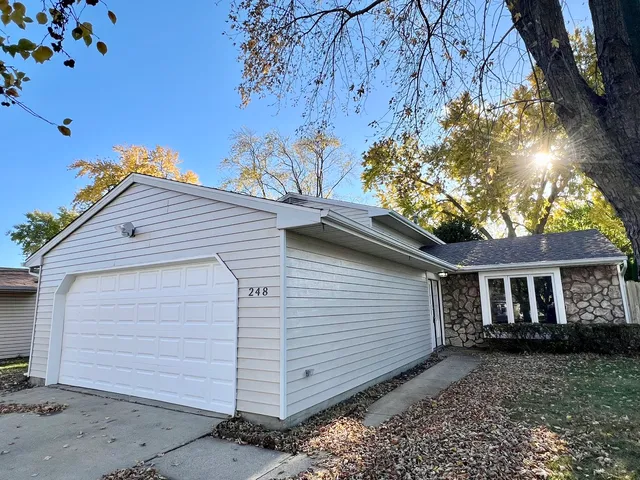 $2,950 | 248 Waverly Drive, Elgin, IL 60120