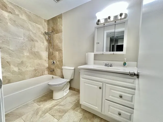 $2,950 | 248 Waverly Drive, Elgin, IL 60120