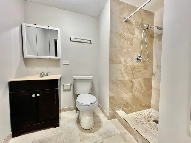 $2,950 | 248 Waverly Drive, Elgin, IL 60120