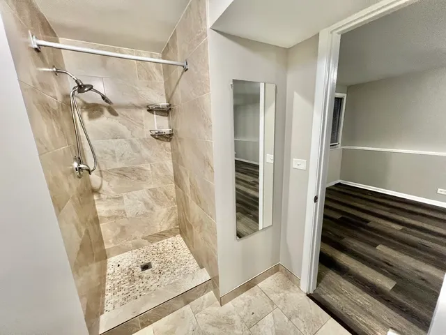 $2,950 | 248 Waverly Drive, Elgin, IL 60120