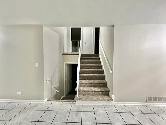 $2,950 | 248 Waverly Drive, Elgin, IL 60120