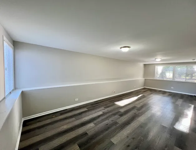 $2,950 | 248 Waverly Drive, Elgin, IL 60120