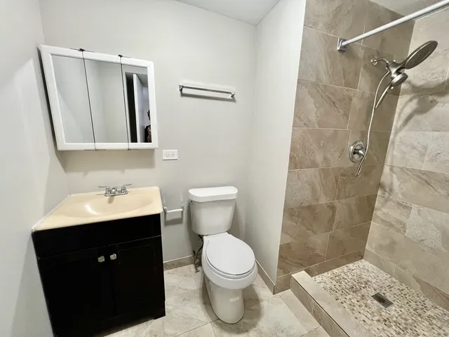 $2,950 | 248 Waverly Drive, Elgin, IL 60120