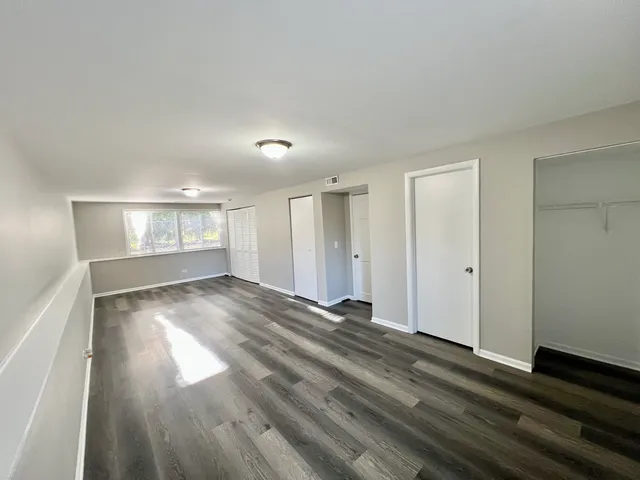 $2,950 | 248 Waverly Drive, Elgin, IL 60120