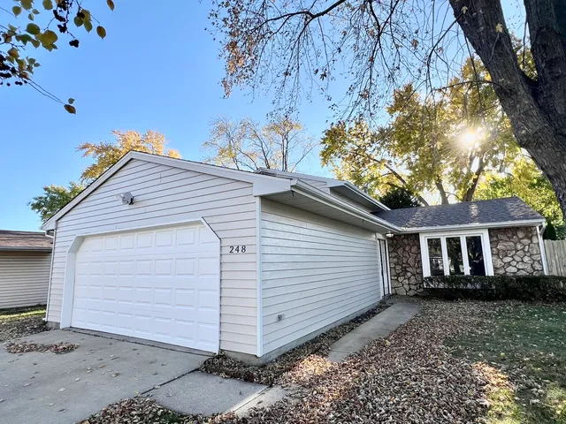 $2,950 | 248 Waverly Drive, Elgin, IL 60120
