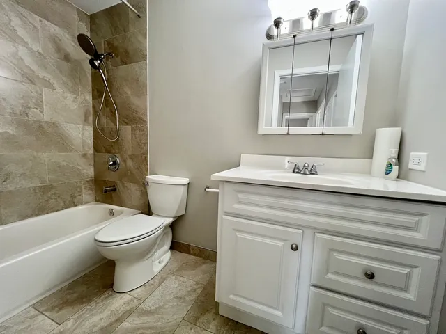 $2,950 | 248 Waverly Drive, Elgin, IL 60120