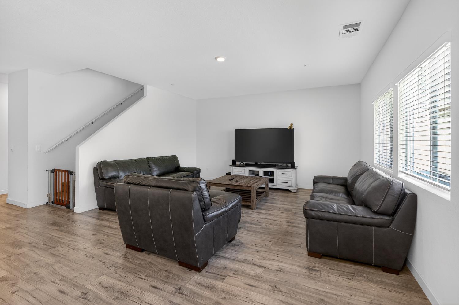 8883 Sebago Way Elk Grove, CA 95758 - Photo 15 of 54