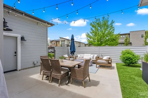 $710,000 | 4453 East Parkcenter Boulevard, Boise, ID 83716