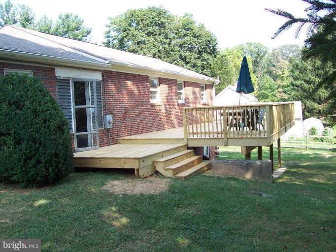 4915 Old Swimming Pool Road Frederick, MD 21703 - Photo 3 of 15 Deck