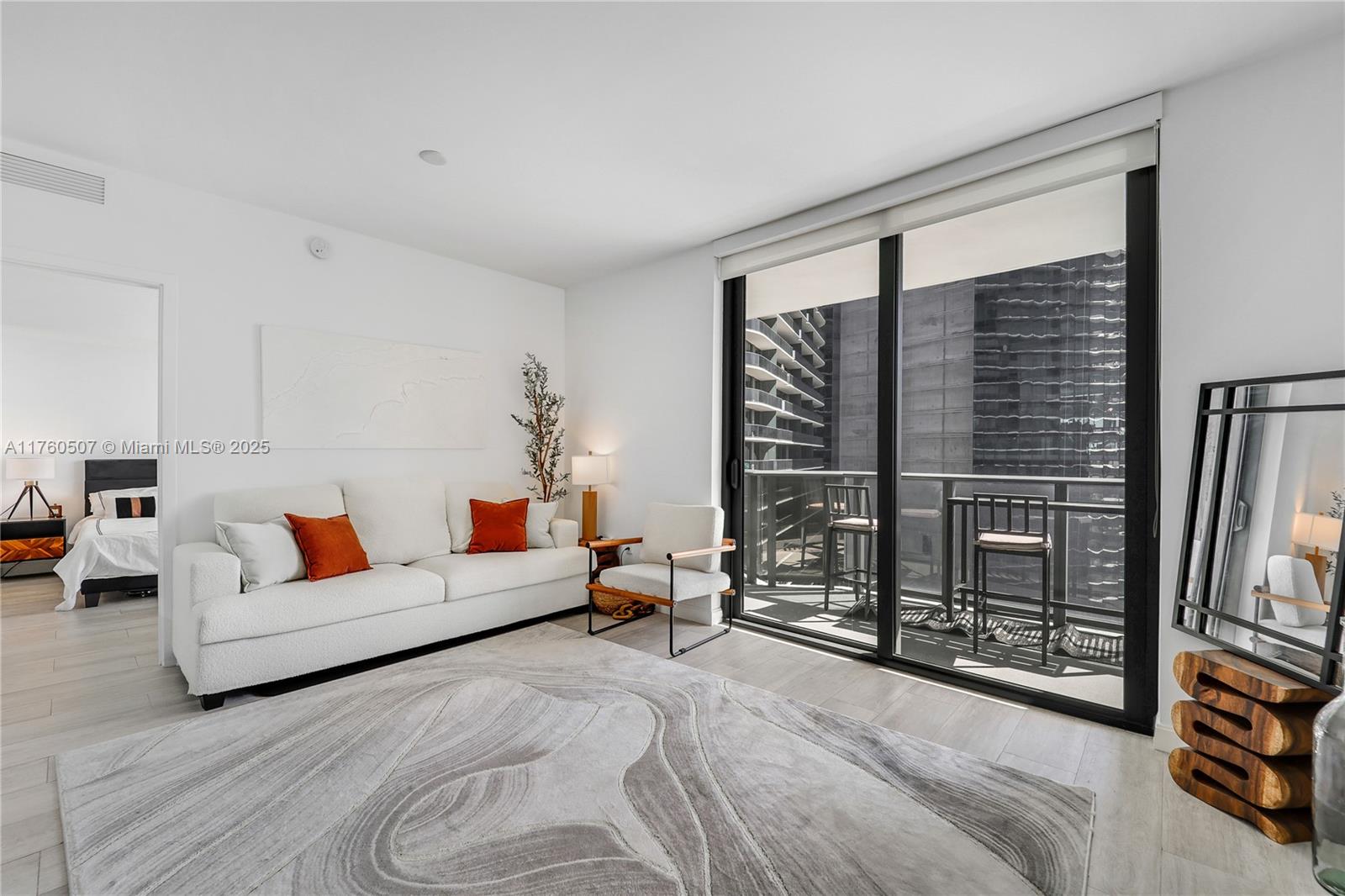 45 Southwest 9th Street, Unit 3702 Miami, FL 33130 - Photo 6 of 18 Gallery Image 6