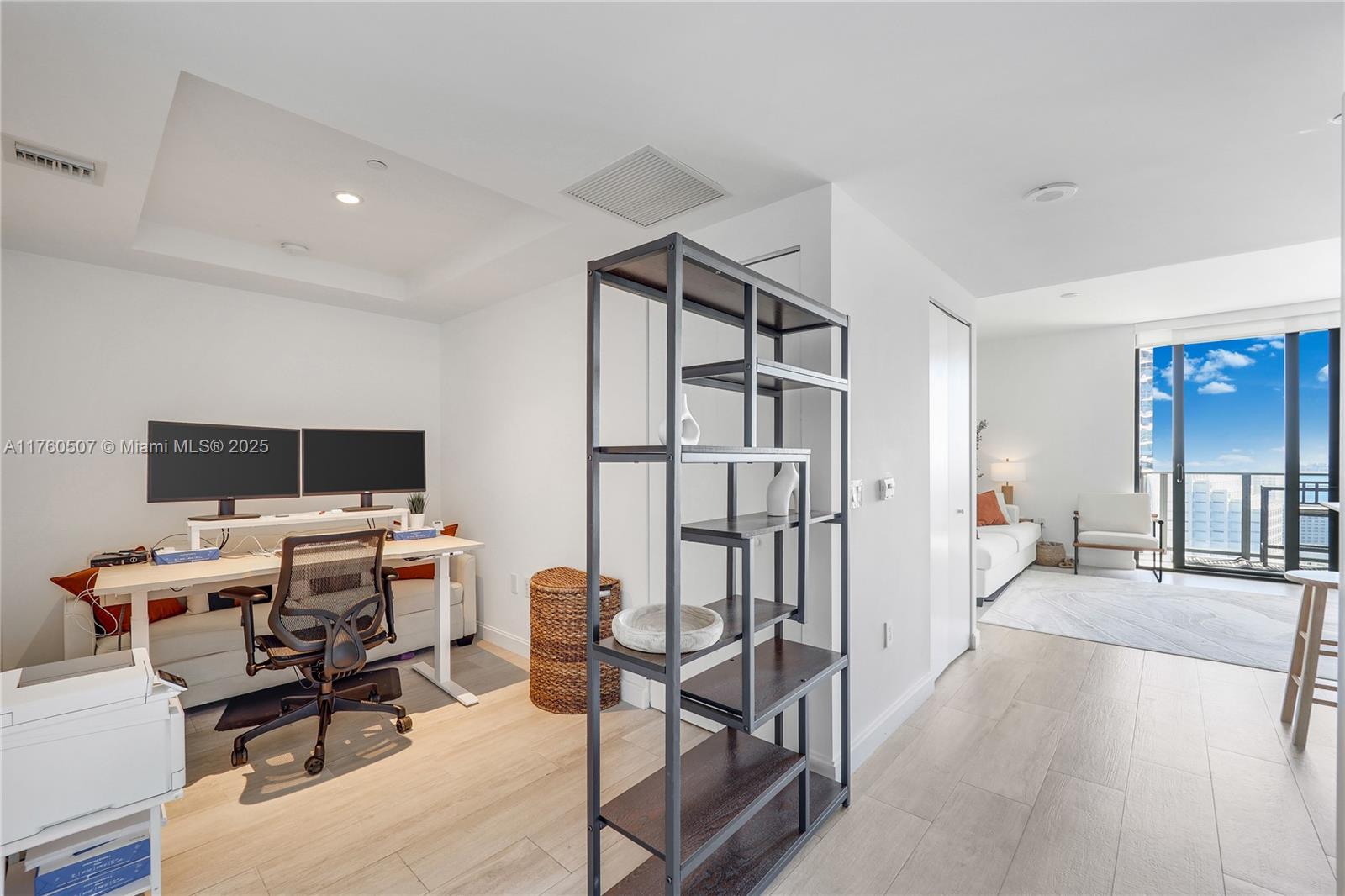 45 Southwest 9th Street, Unit 3702 Miami, FL 33130 - Photo 10 of 18 Gallery Image 10