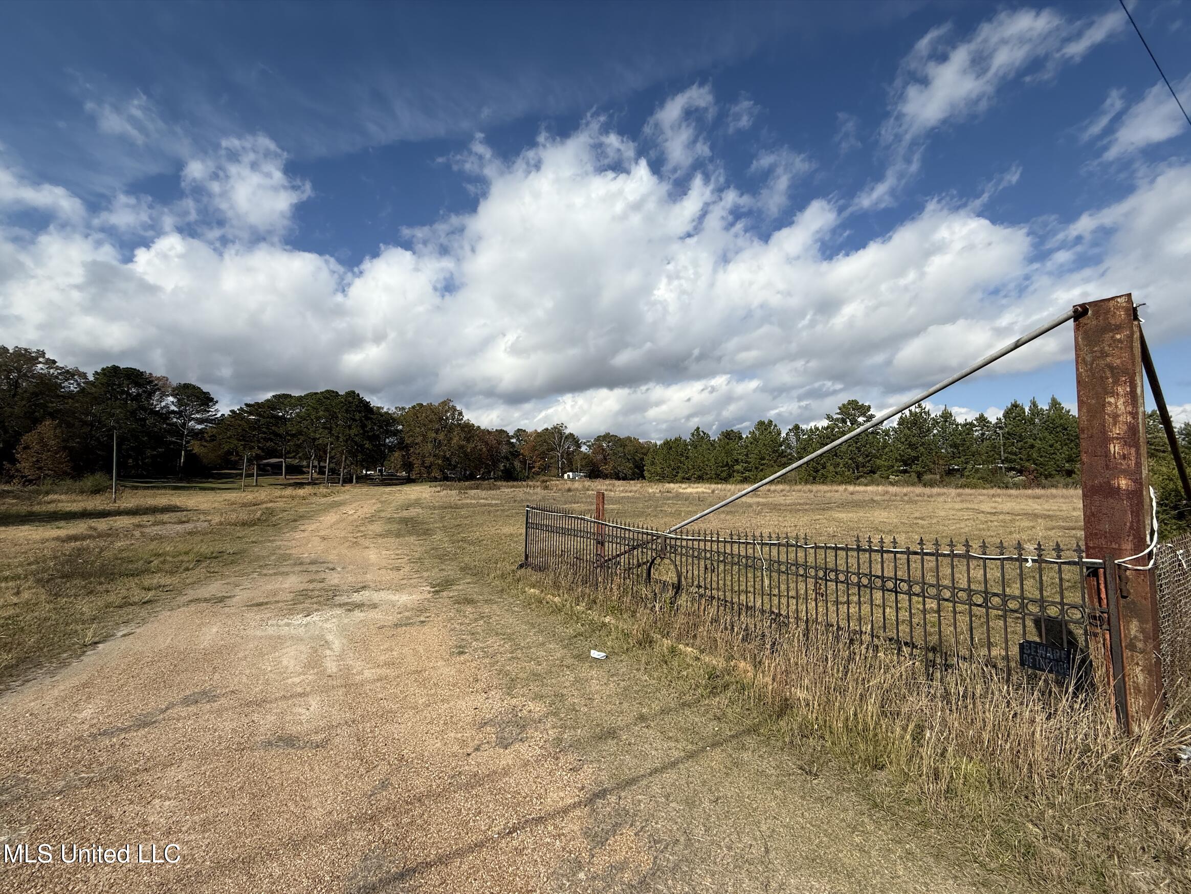 8.59+/-ac in Byram MS,