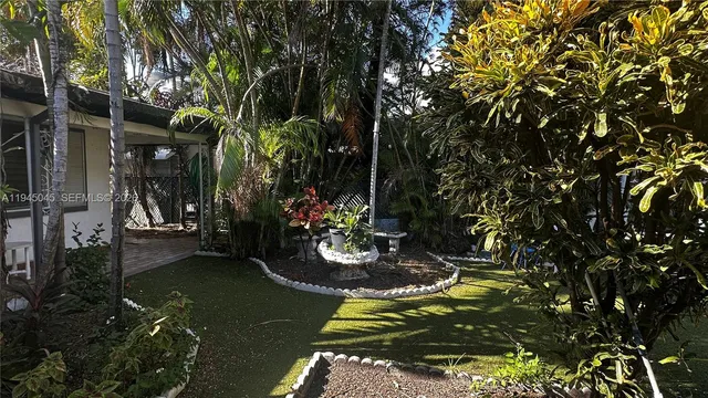 $1,400 | 732 Moffett Street, Unit 3, Hallandale Beach, FL 33009