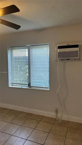 $1,400 | 732 Moffett Street, Unit 3, Hallandale Beach, FL 33009