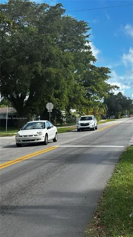 $1,400 | 732 Moffett Street, Unit 3, Hallandale Beach, FL 33009