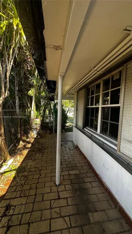 $1,400 | 732 Moffett Street, Unit 3, Hallandale Beach, FL 33009