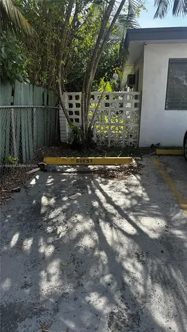 $1,400 | 732 Moffett Street, Unit 3, Hallandale Beach, FL 33009