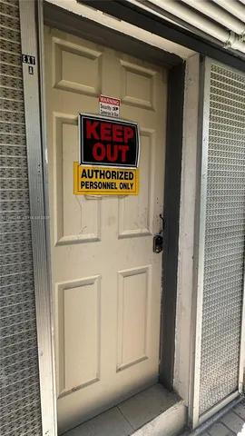 $1,400 | 732 Moffett Street, Unit 3, Hallandale Beach, FL 33009