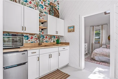 $949,900 | 670 Cypress Road, Vero Beach, FL 32963