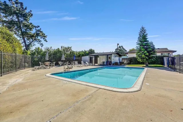 $669,000 | 9908 Caminito Bolsa, San Diego, CA 92129