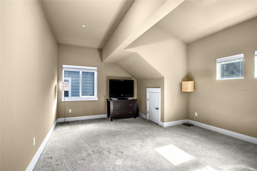 4807 Northeast 13th Place Renton, WA 98059 - Photo 22 of 26