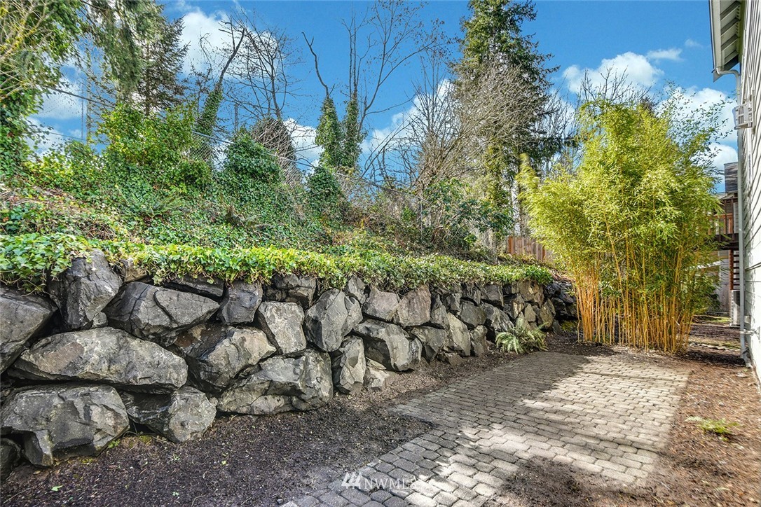 4807 Northeast 13th Place Renton, WA 98059 - Photo 23 of 26