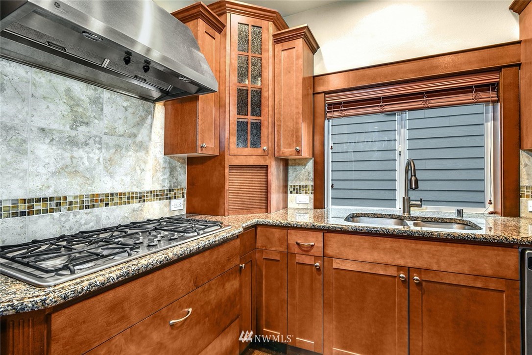 4807 Northeast 13th Place Renton, WA 98059 - Photo 8 of 26