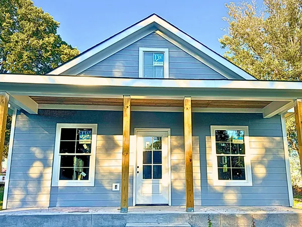 $389,900 | 207 Scott Street, Dickson, TN 37055