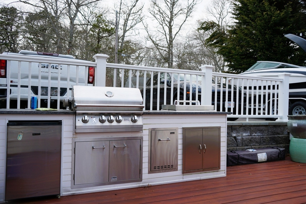 54 Melbourne Road Barnstable, MA 02601 - Photo 2 of 42