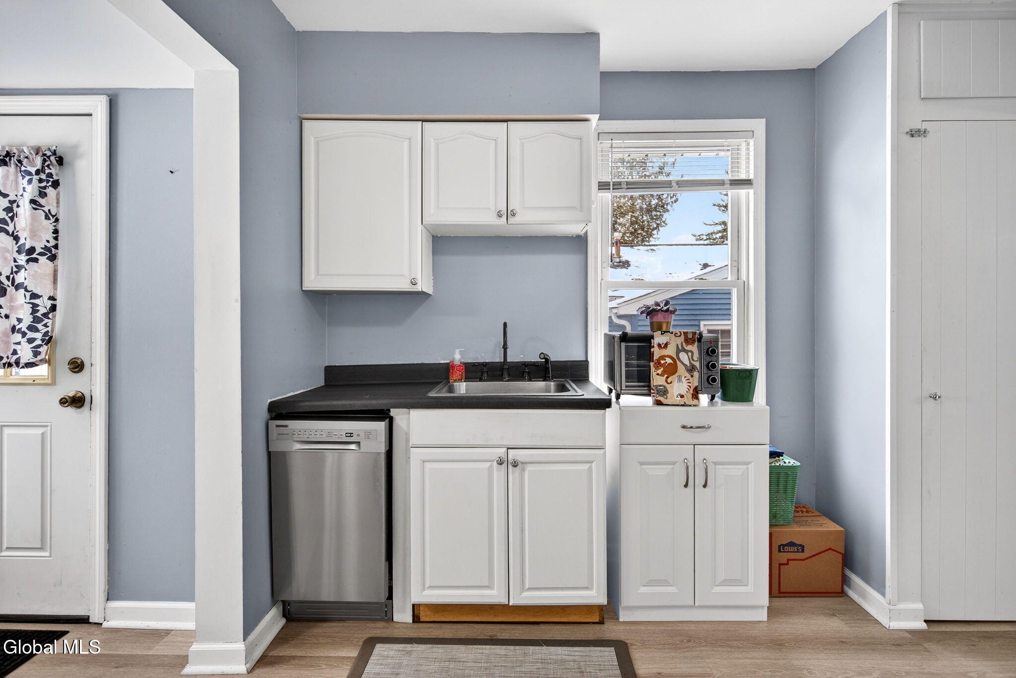 3516 Consaul Road Niskayuna, NY 12304 - Photo 12 of 25 Interior 11