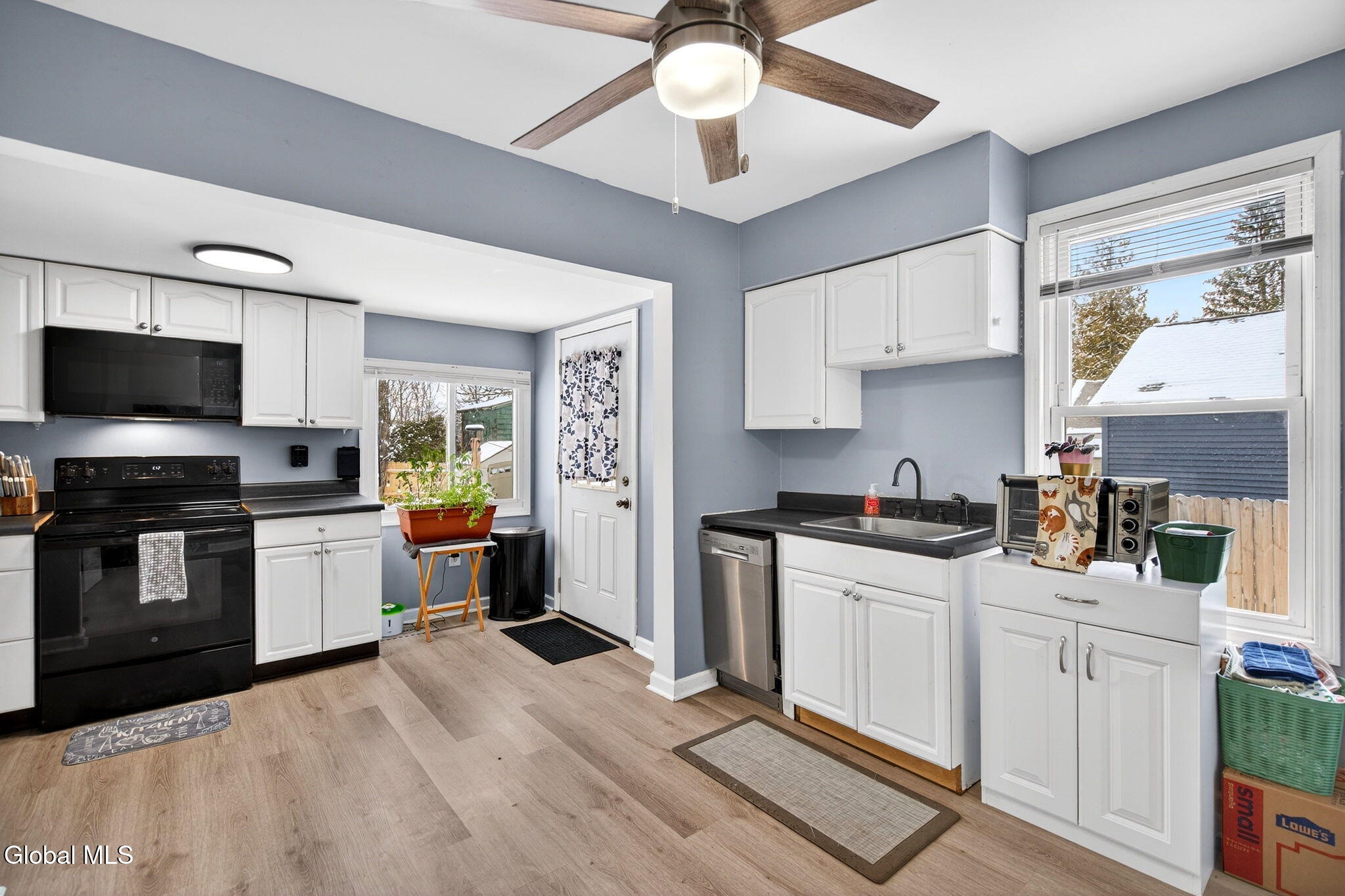 3516 Consaul Road Niskayuna, NY 12304 - Photo 13 of 25 Interior 12