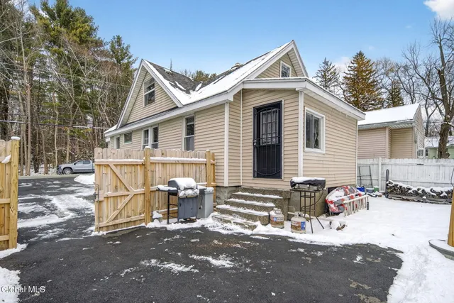 $229,000 | 3516 Consaul Road, Niskayuna, NY 12304