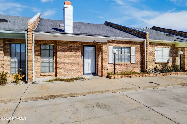 $128,000 | 215 East Branche Street, Rayne, LA 70578